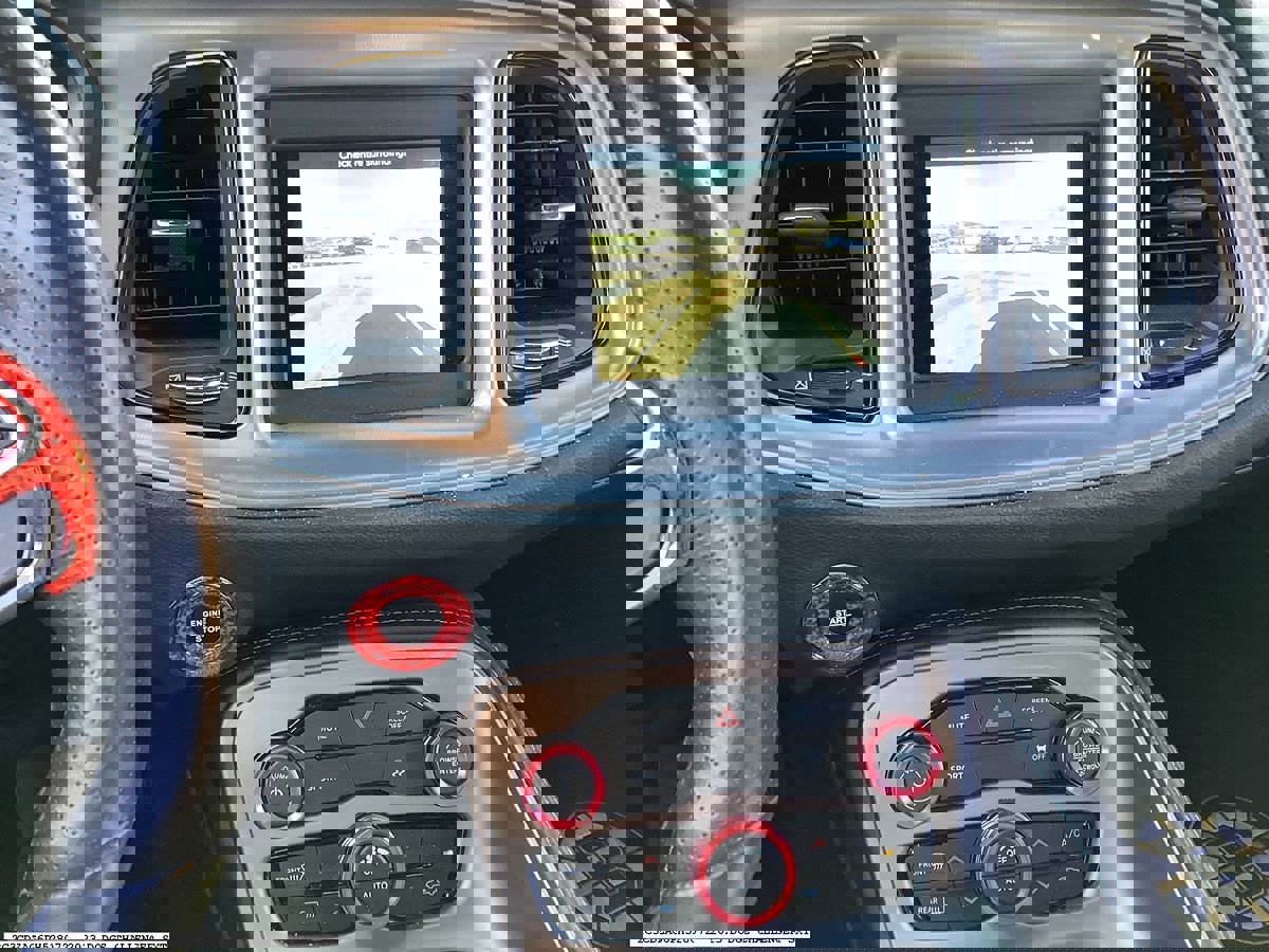 Used 2023 Dodge Challenger SXT w/ Blacktop Package image 9