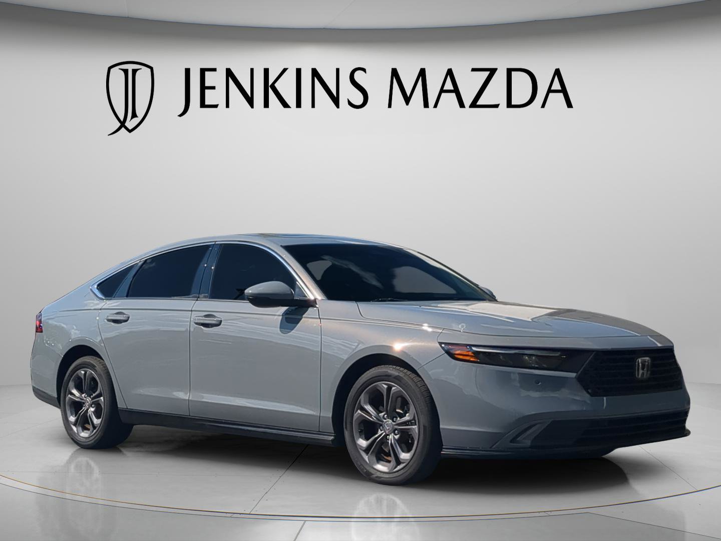 Used 2024 Honda Accord EX-L image 2