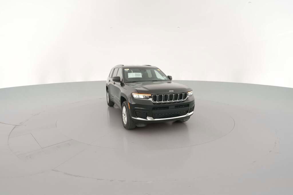New 2025 Jeep Grand Cherokee L Laredo image 17