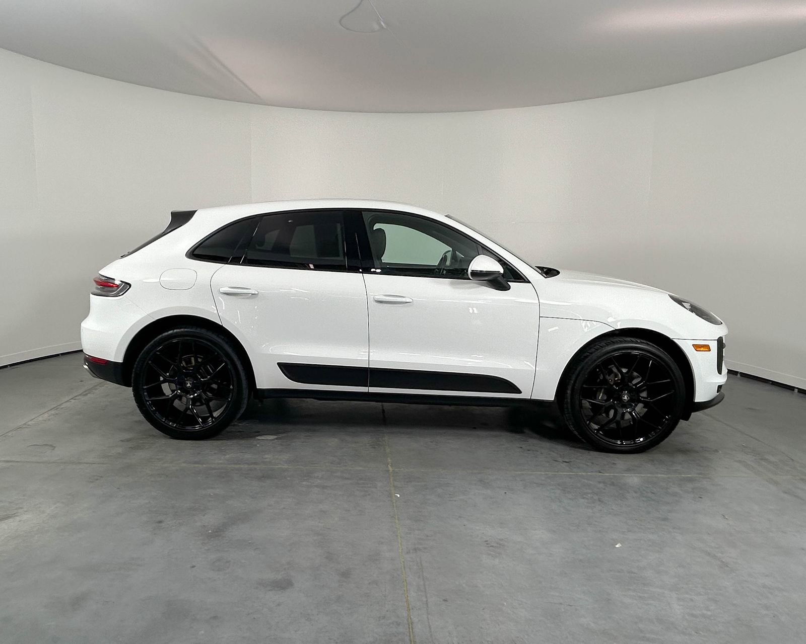 Used 2021 Porsche Macan image 8