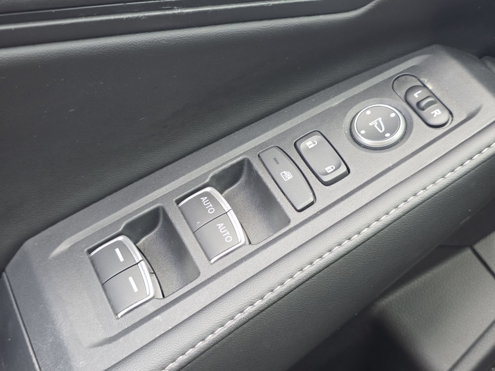 Used 2025 Honda Accord Sport image 28