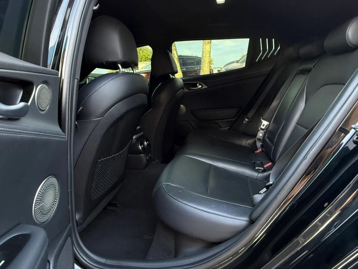 Used 2020 Kia Stinger GT1 RWD image 43