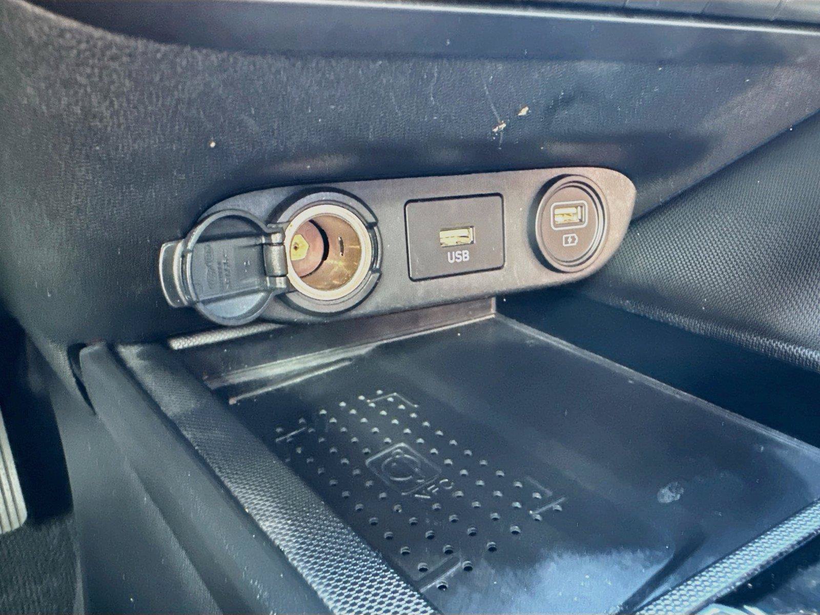 Used 2022 Hyundai Elantra SEL w/ Convenience + Premium Package FWD image 24