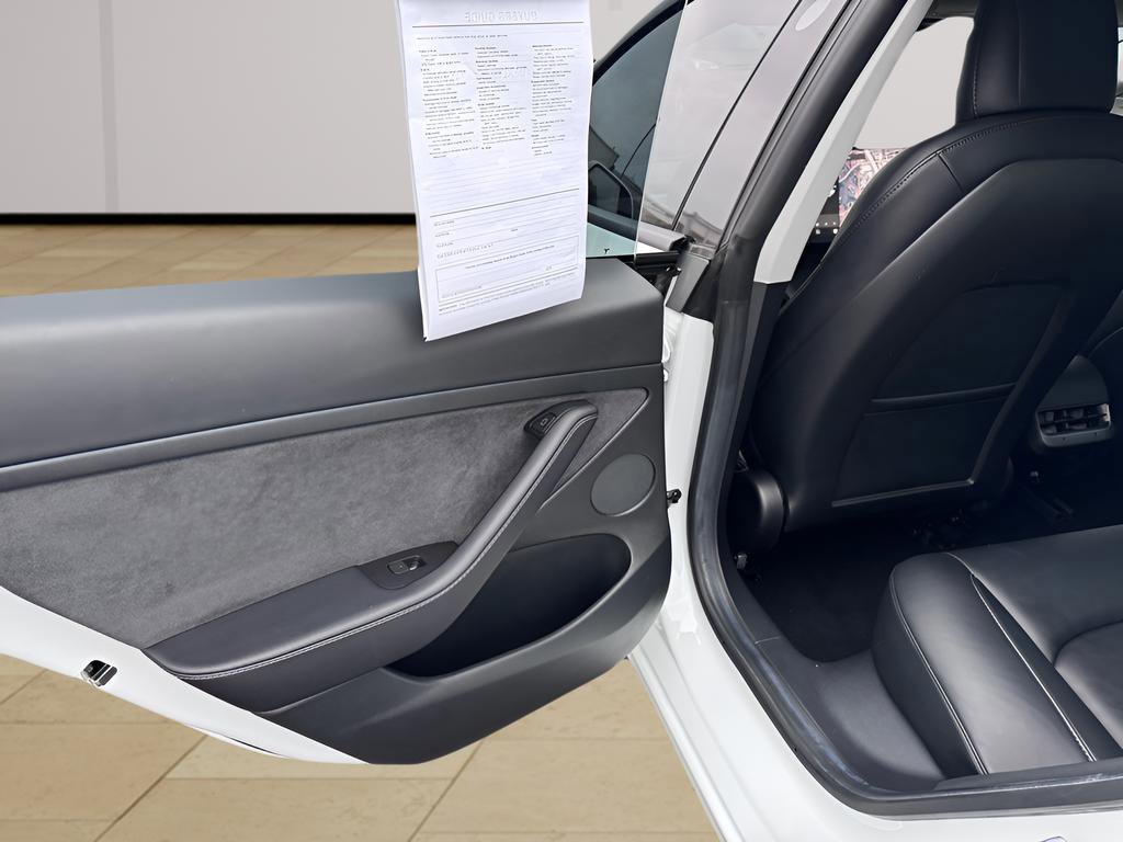 Used 2021 Tesla Model 3 Standard Range Plus image 34