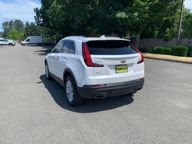 Used 2022 Cadillac XT4 Luxury w/ Cold Weather Package AWD/4WD image 3