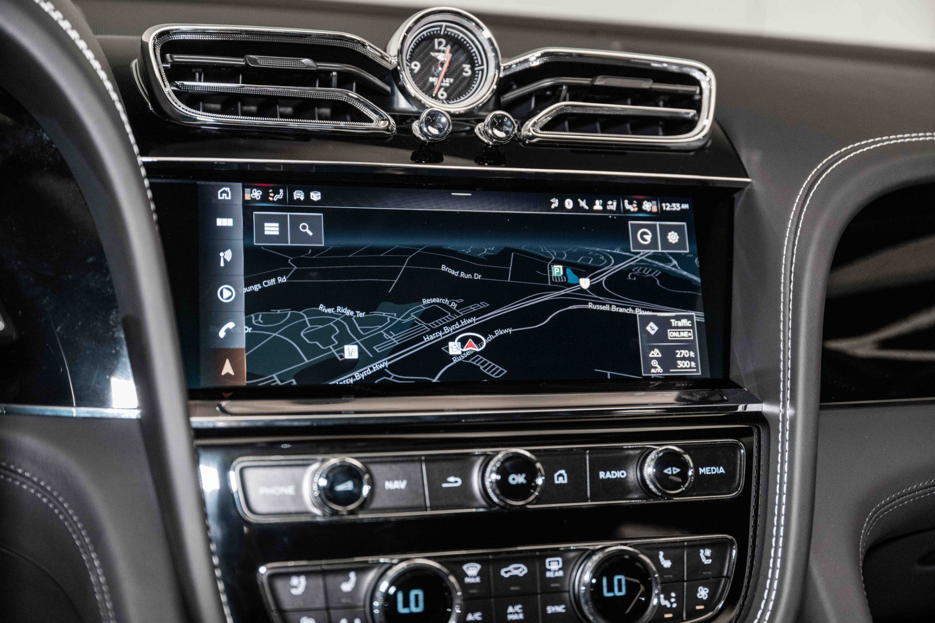 Used 2024 Bentley Bentayga image 32