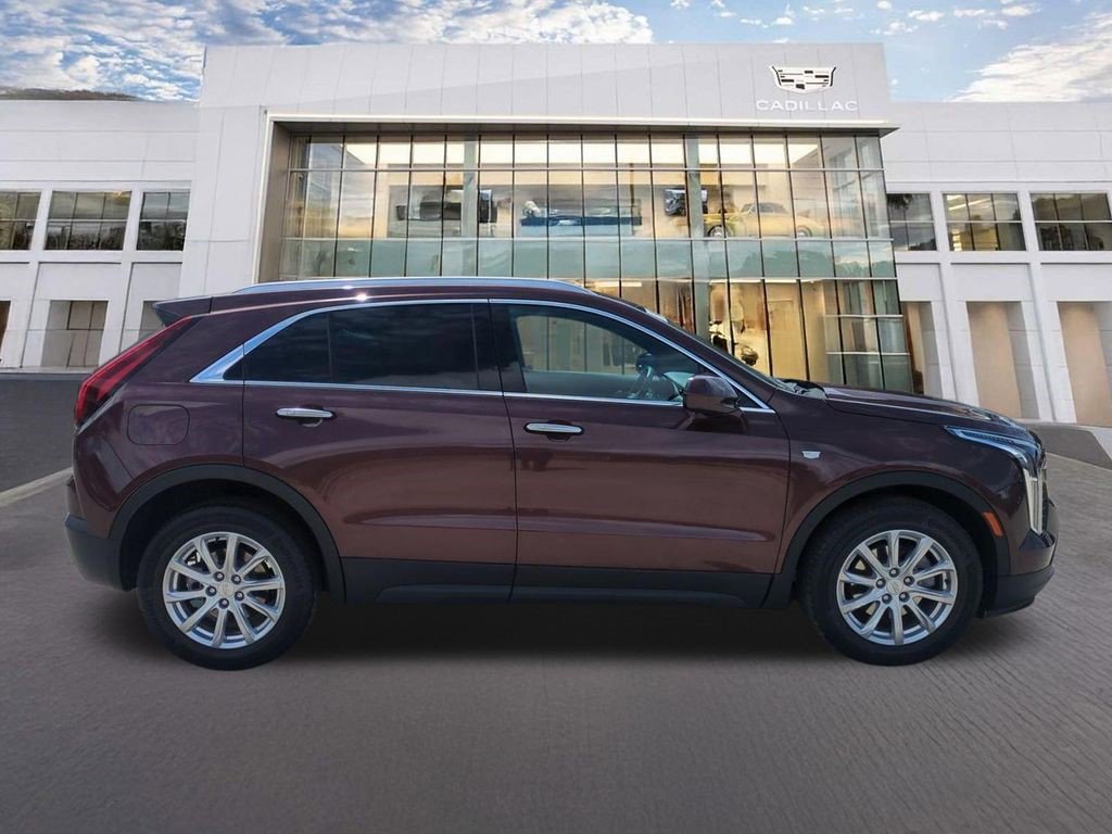 Certified 2023 Cadillac XT4 Luxury w/ Cold Weather Package image 4