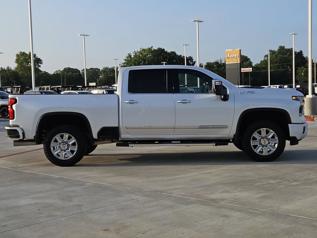 Used 2025 Chevrolet Silverado 2500 High Country w/ Technology Package AWD/4WD image 8