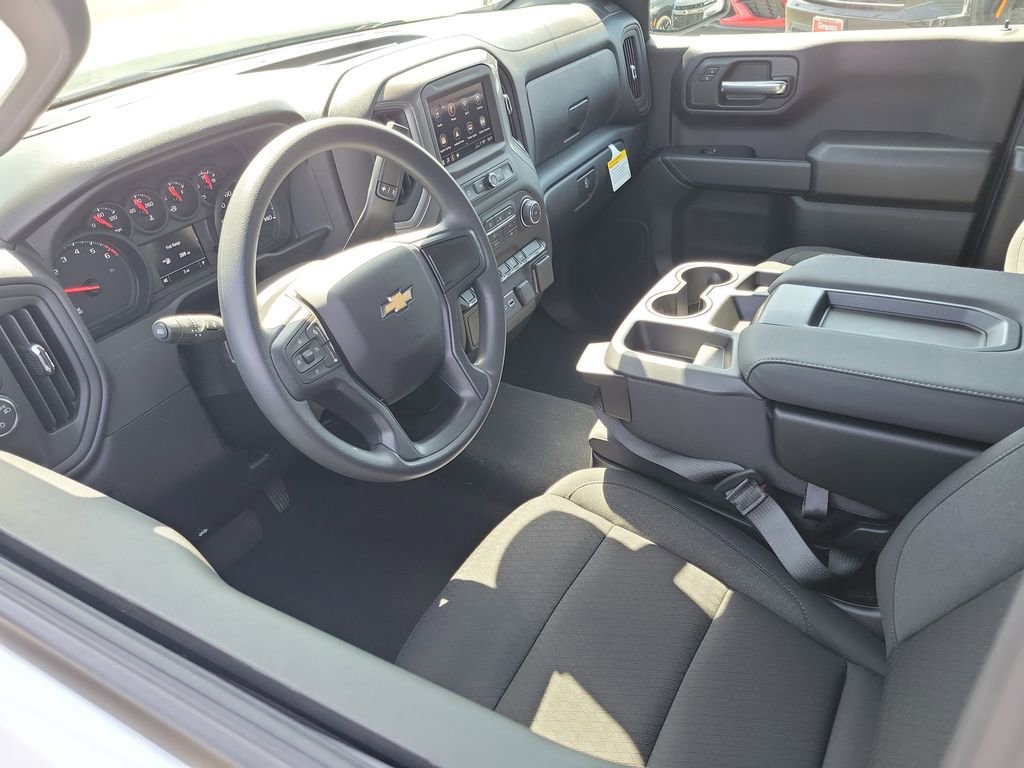 New 2026 Chevrolet Silverado 1500 Custom RWD image 3