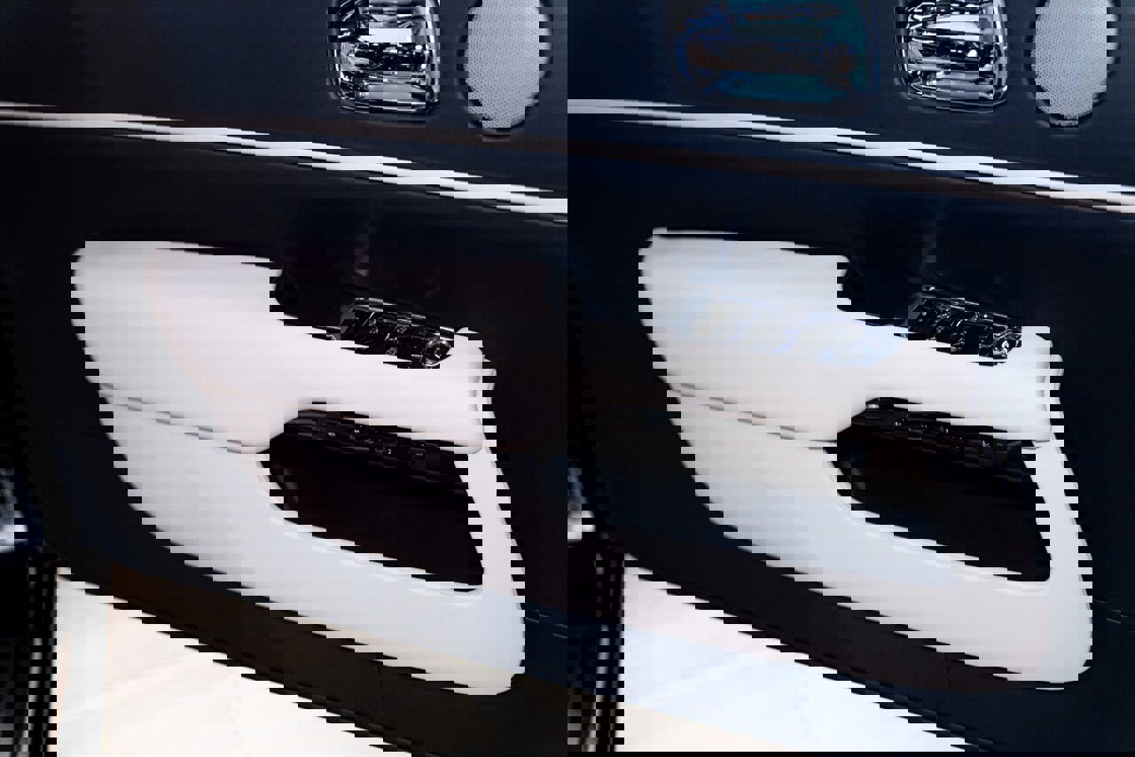 Used 2019 Rolls-Royce Dawn image 10