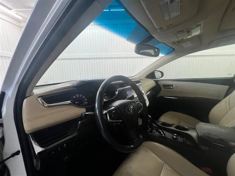 Used 2013 Toyota Avalon XLE image 10