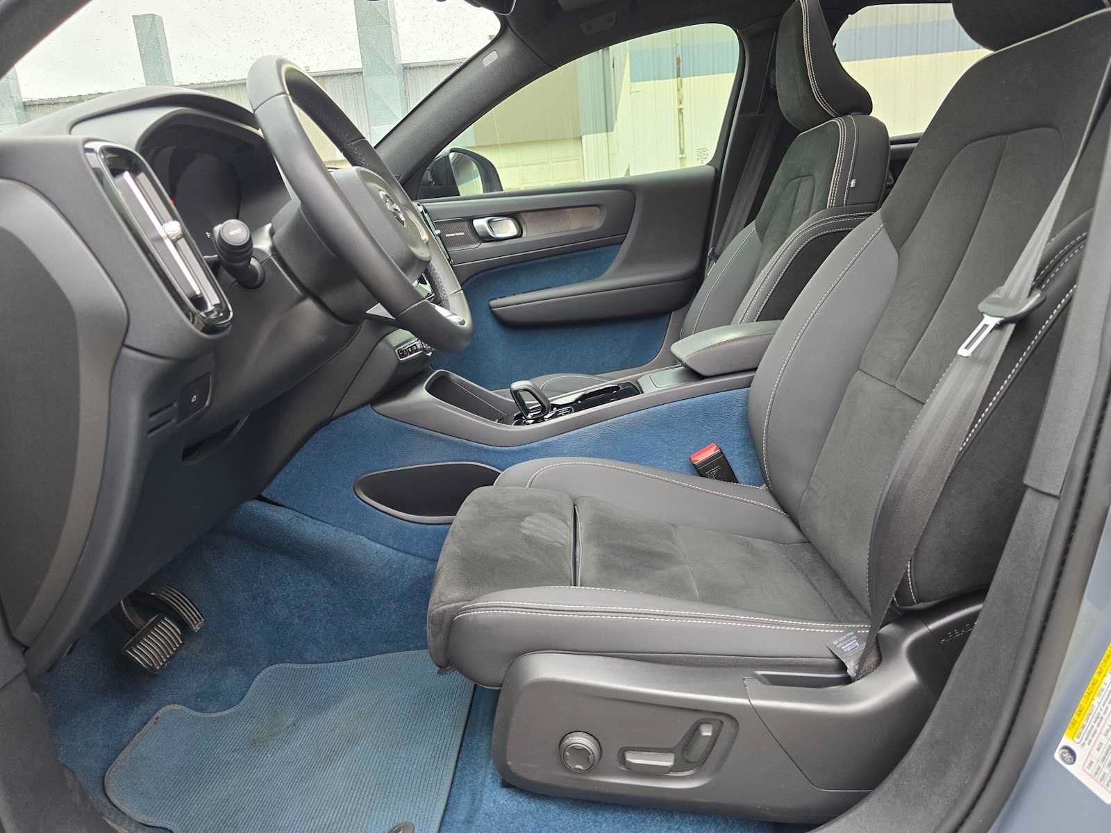Certified 2023 Volvo C40 P8 Recharge Ultimate AWD/4WD image 20