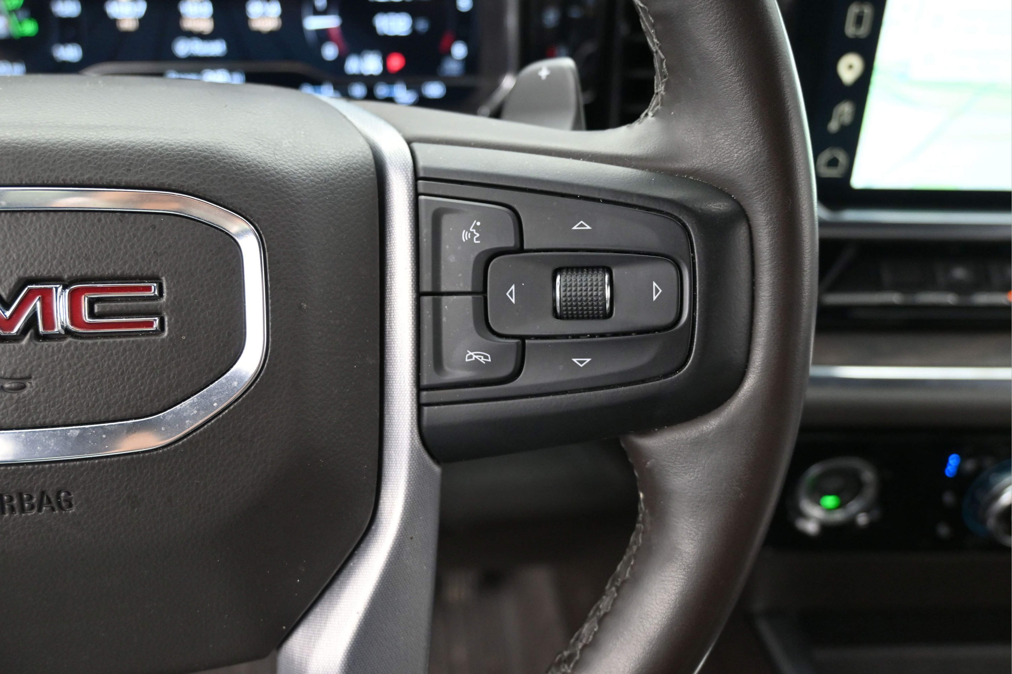 Used 2023 GMC Sierra 1500 SLT AWD/4WD image 15