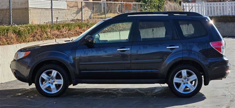 Used 2010 Subaru Forester 2.5X Premium w/ Rugged Pkg 1C image 2