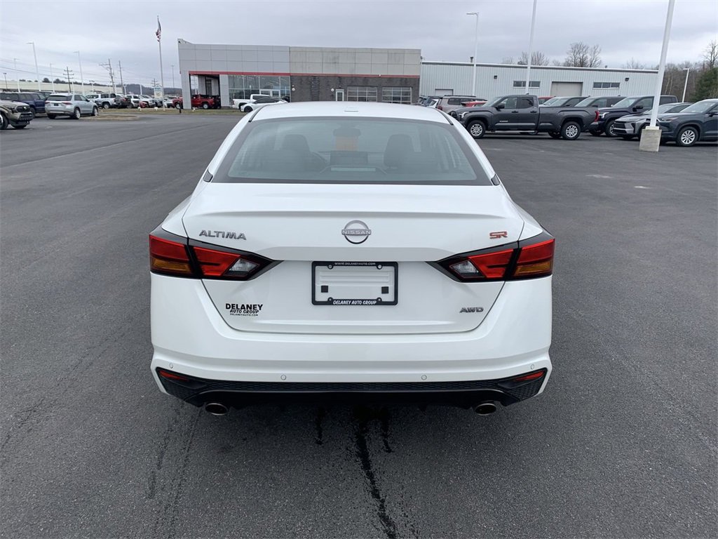 Used 2024 Nissan Altima 2.5 SR w/ SR Premium Package image 7