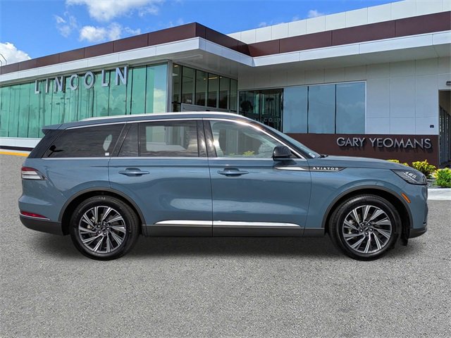 Used 2025 Lincoln Aviator 2WD image 3