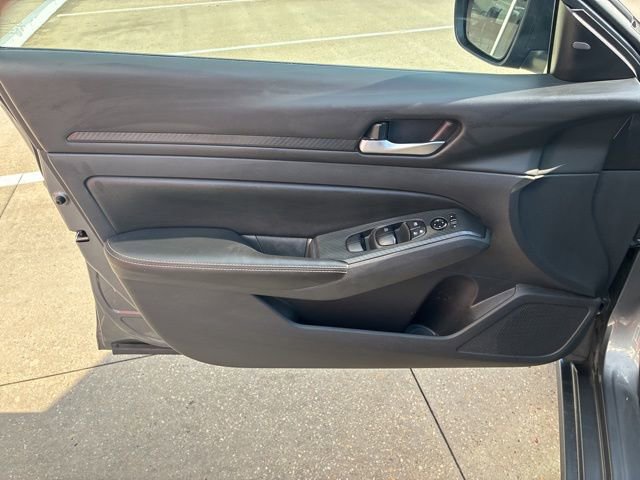 Used 2024 Nissan Altima 2.5 SV image 19
