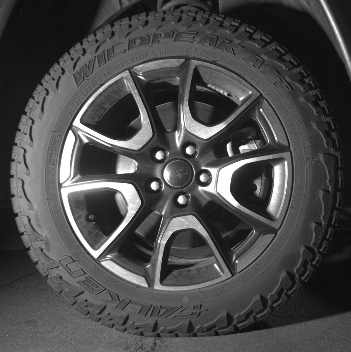 Used 2025 Jeep Compass Trailhawk image 13