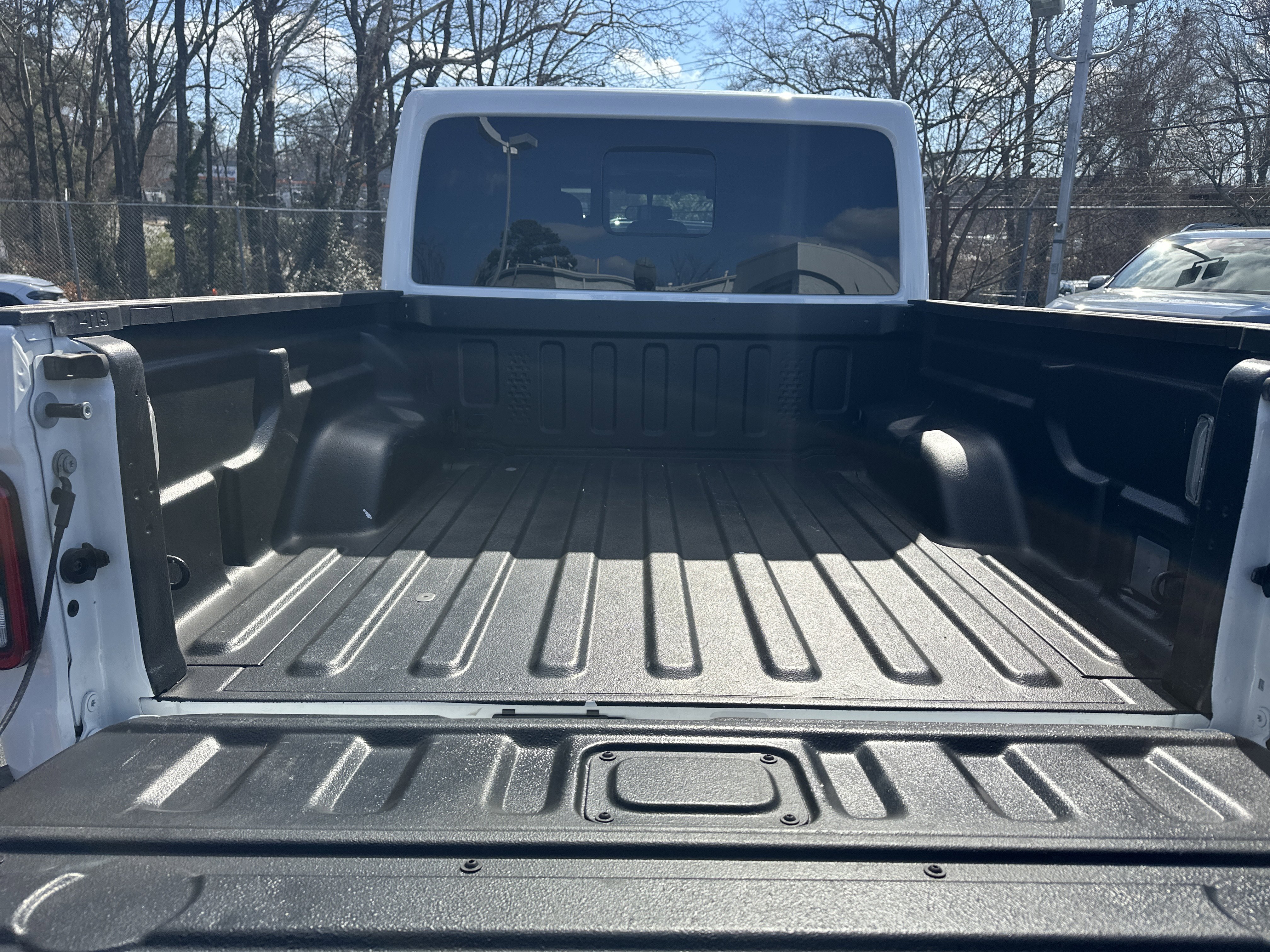 Used 2025 Jeep Gladiator Sport image 14