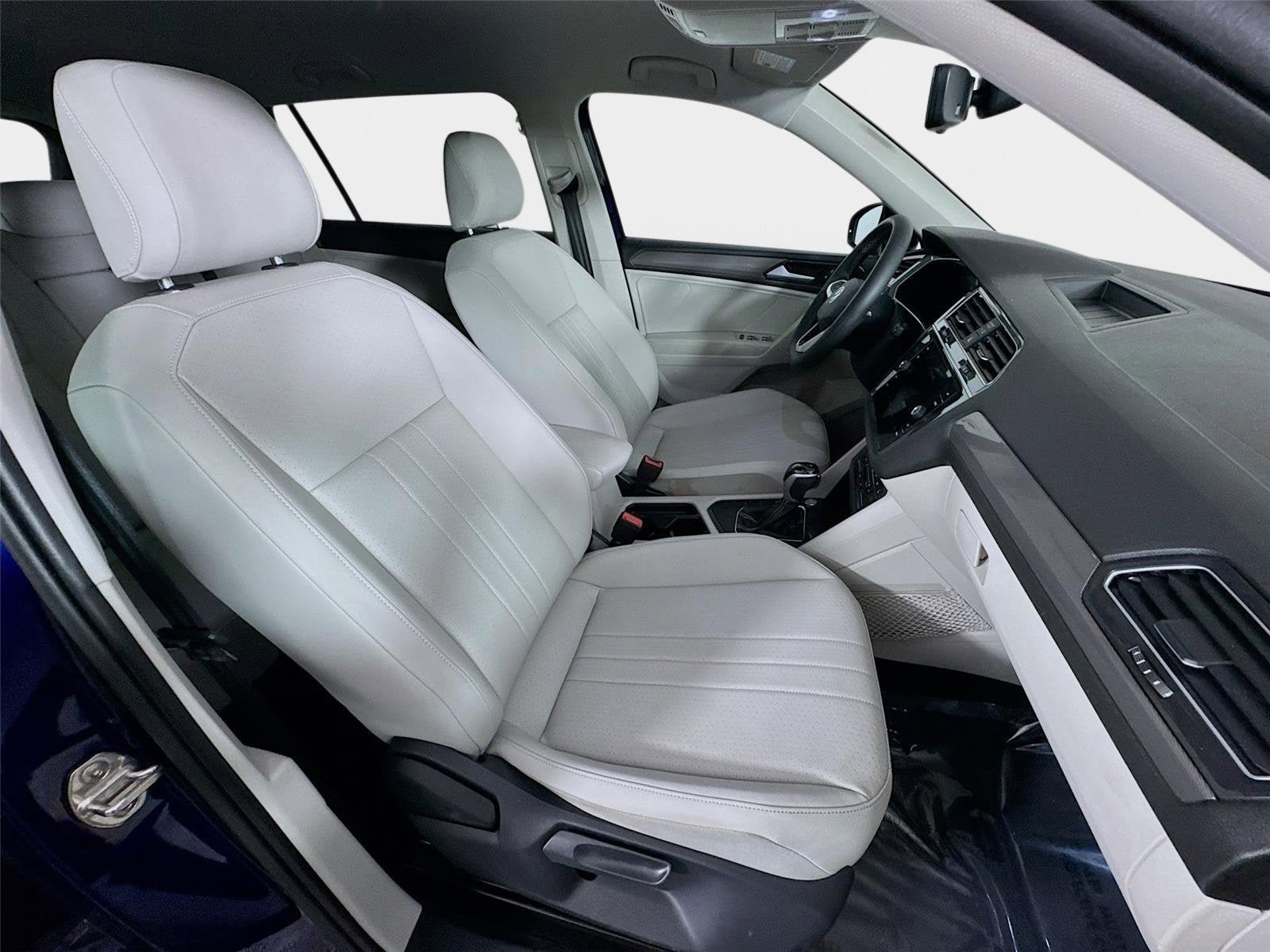 Used 2023 Volkswagen Tiguan SE FWD image 28