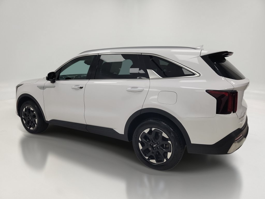 Used 2024 Kia Sorento S AWD/4WD image 5