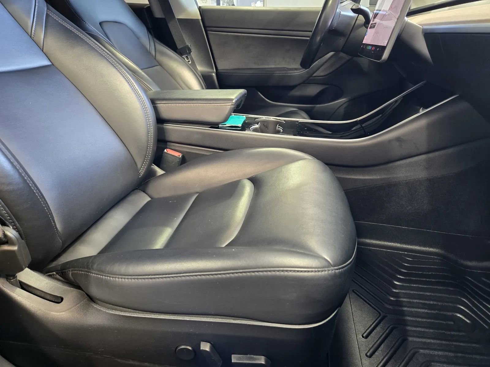 Used 2018 Tesla Model 3 Mid Range RWD image 7