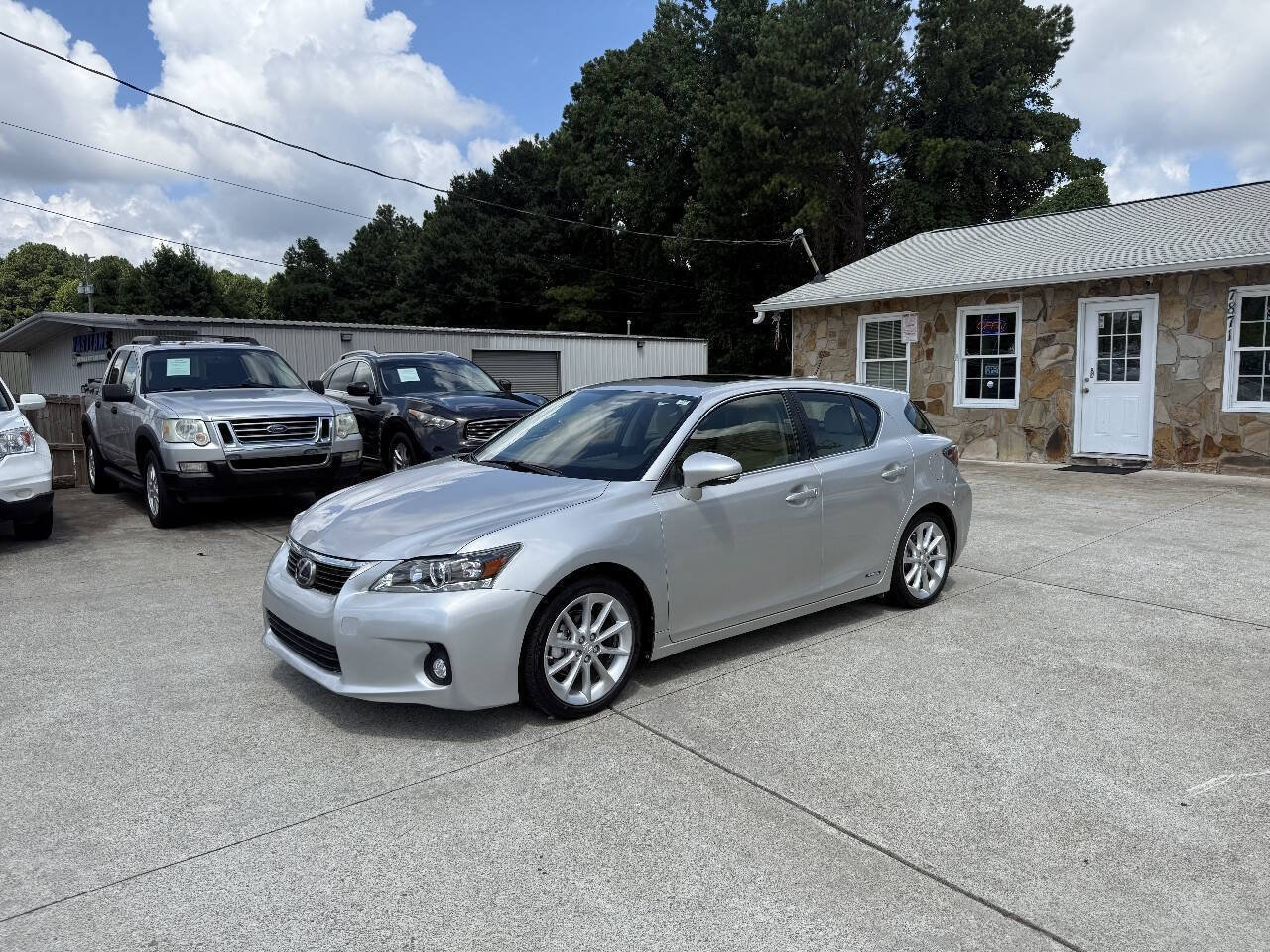 Used 2011 Lexus CT 200h Premium w/ Premium Audio Pkg FWD image 3