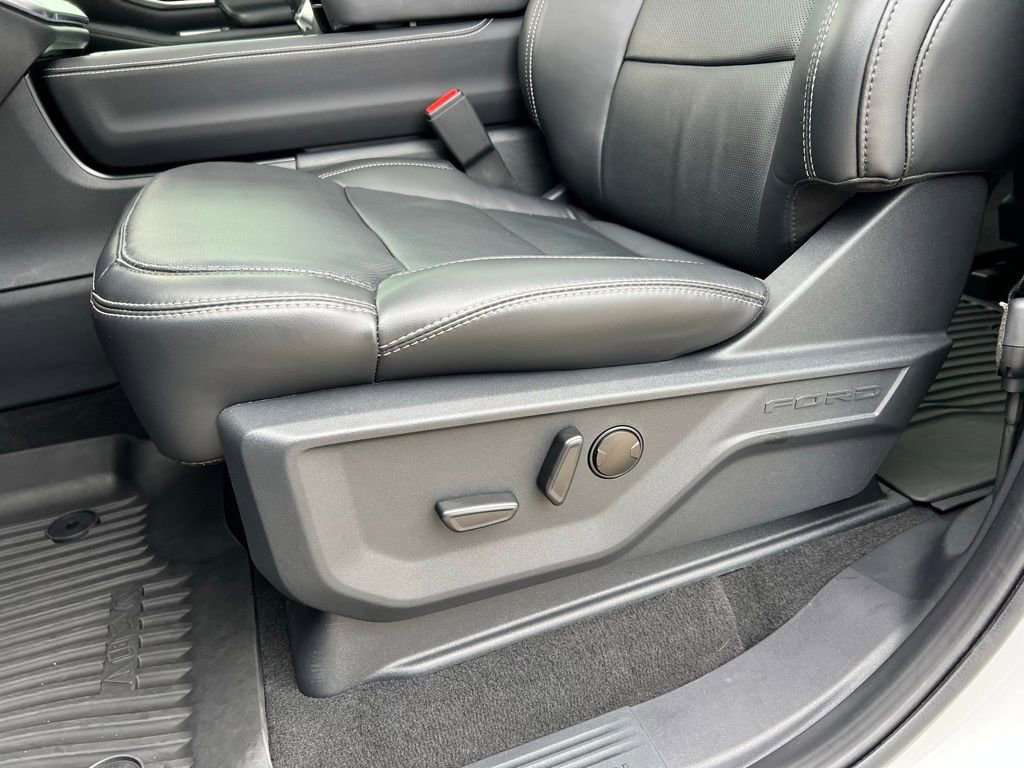 Used 2025 Ford Expedition Platinum w/ Stealth Performance Package image 15