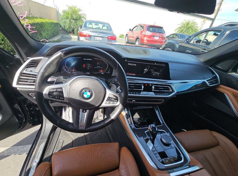 Used 2021 BMW X5 M50i w/ Premium Package image 2