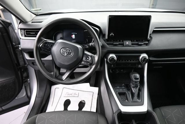 Used 2024 Toyota RAV4 XLE FWD image 22