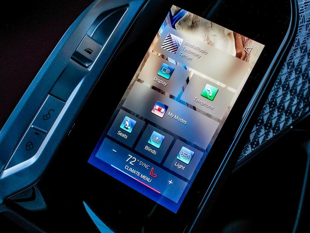 Used 2024 BMW i7 xDrive60 image 14