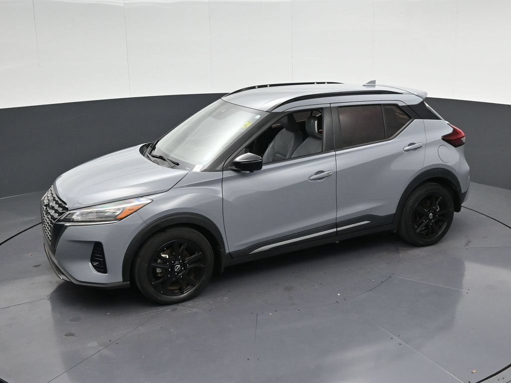 Used 2022 Nissan Kicks SR w/ Premium Package FWD image 25
