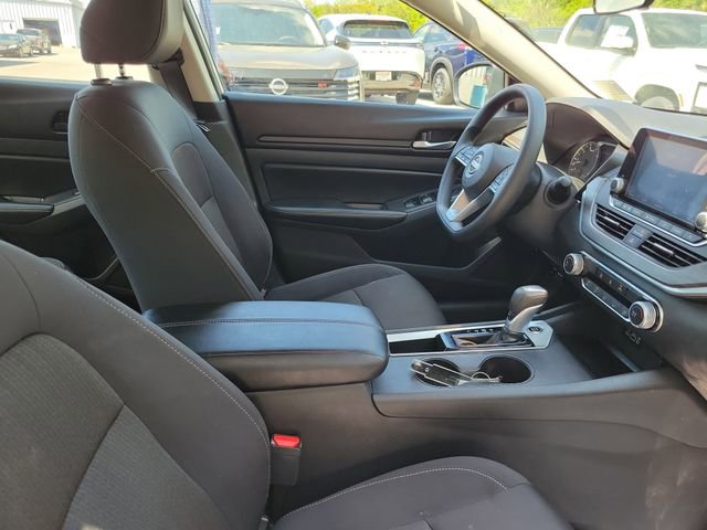 Used 2025 Nissan Altima 2.5 SV image 31