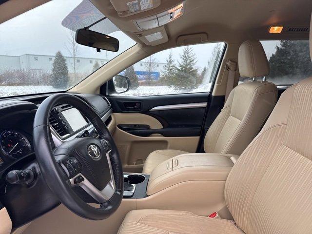 Used 2016 Toyota Highlander Plus image 16