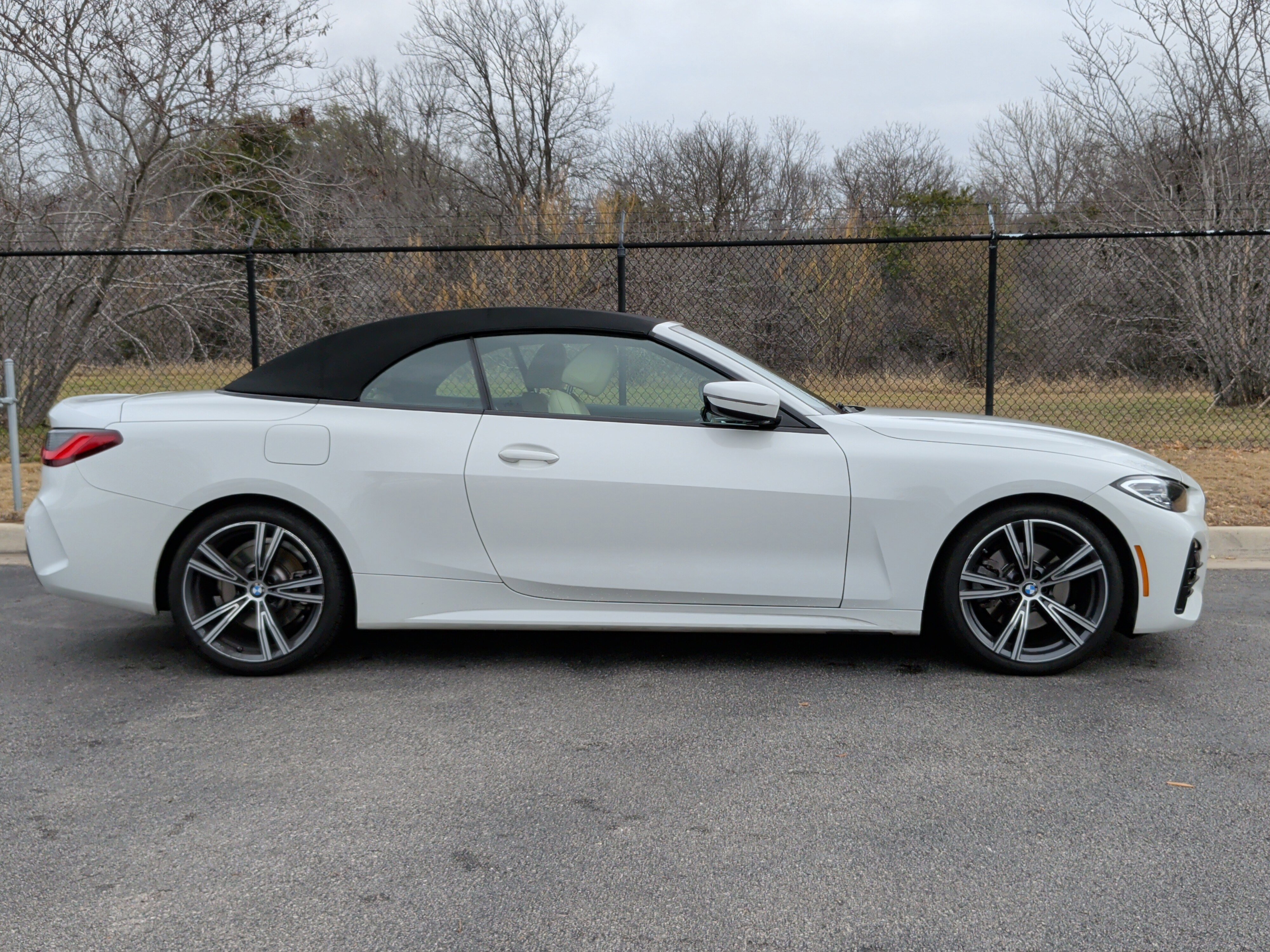 Used 2023 BMW 430i Convertible w/ M Sport Package image 6