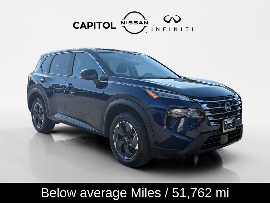 Used 2024 Nissan Rogue SV image 3