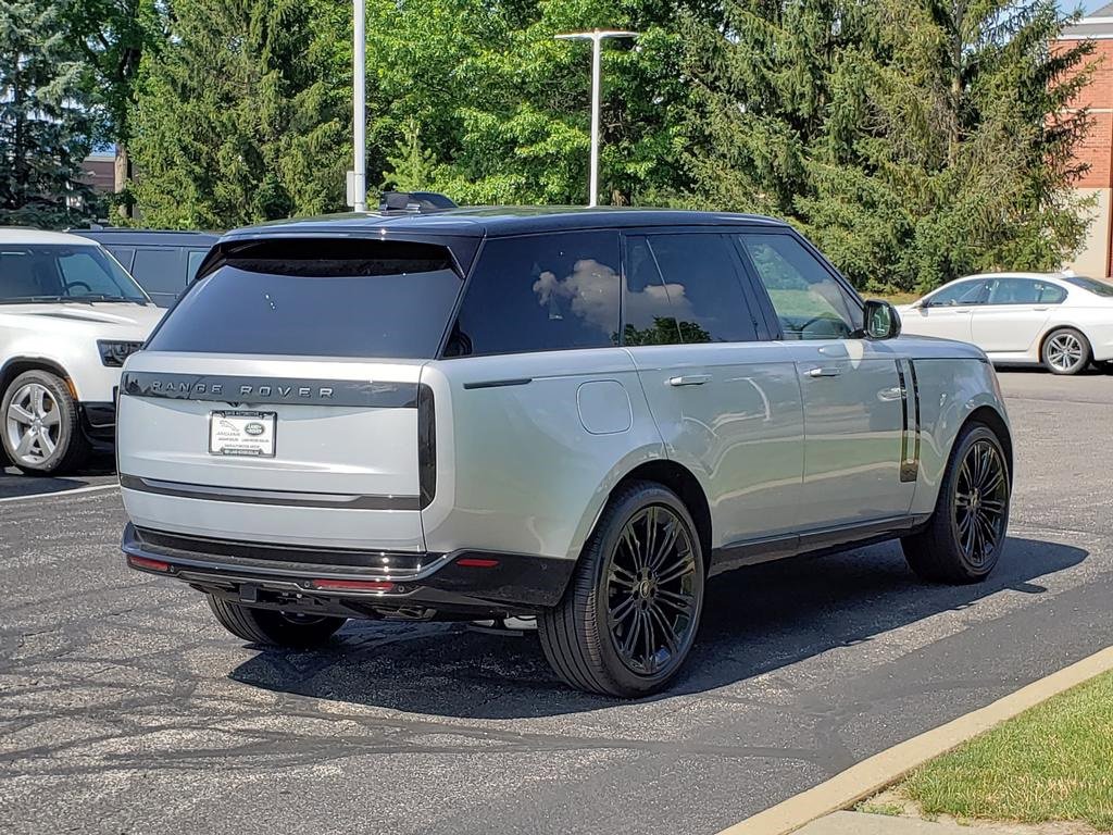 New 2025 Land Rover Range Rover SE image 5