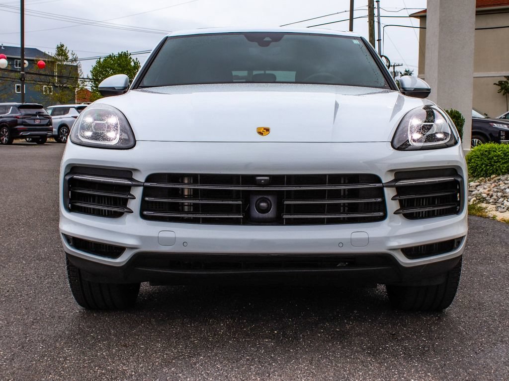 Used 2023 Porsche Cayenne w/ Premium Package AWD/4WD image 2