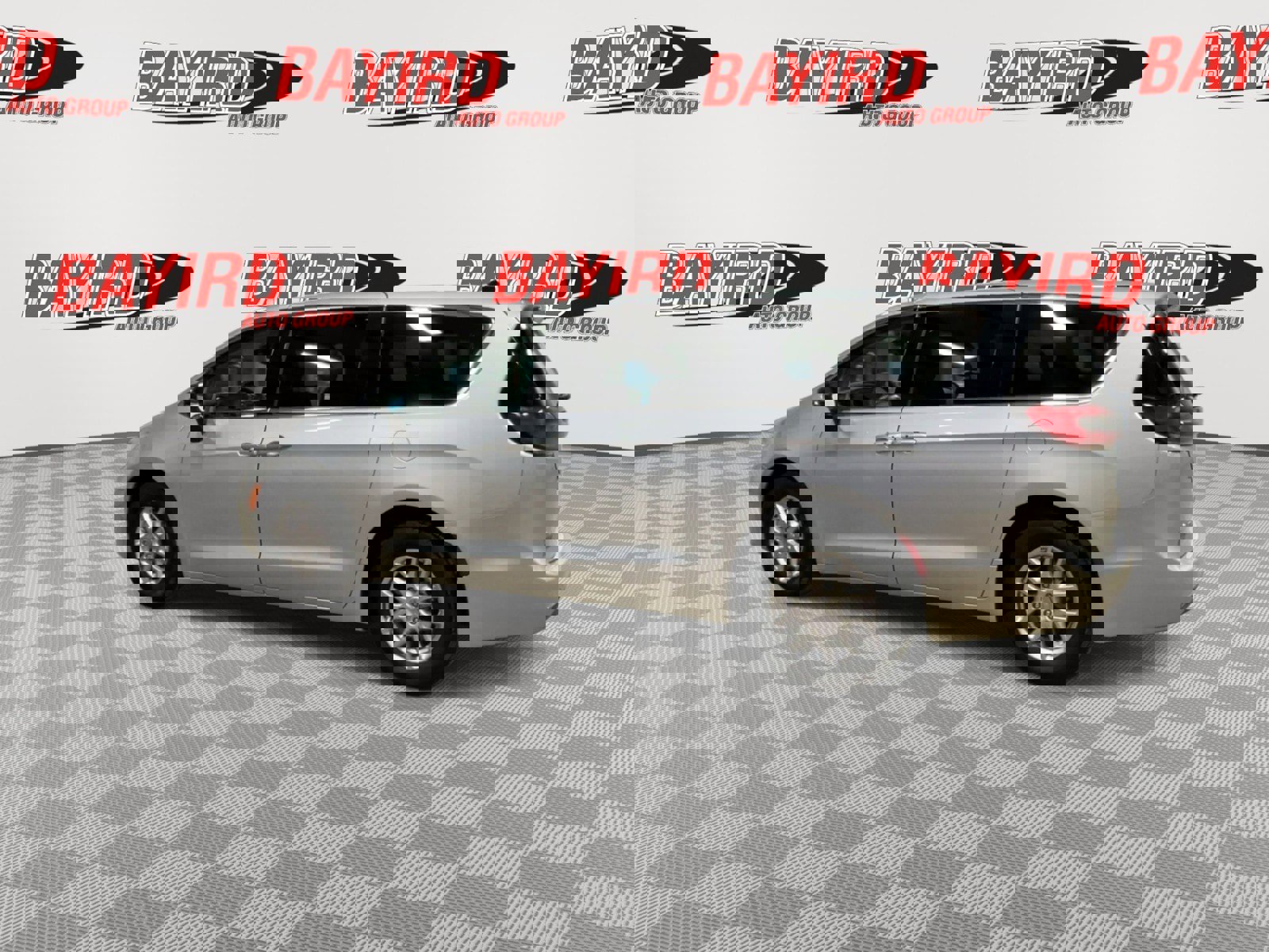 Used 2024 Chrysler Pacifica Touring-L image 7