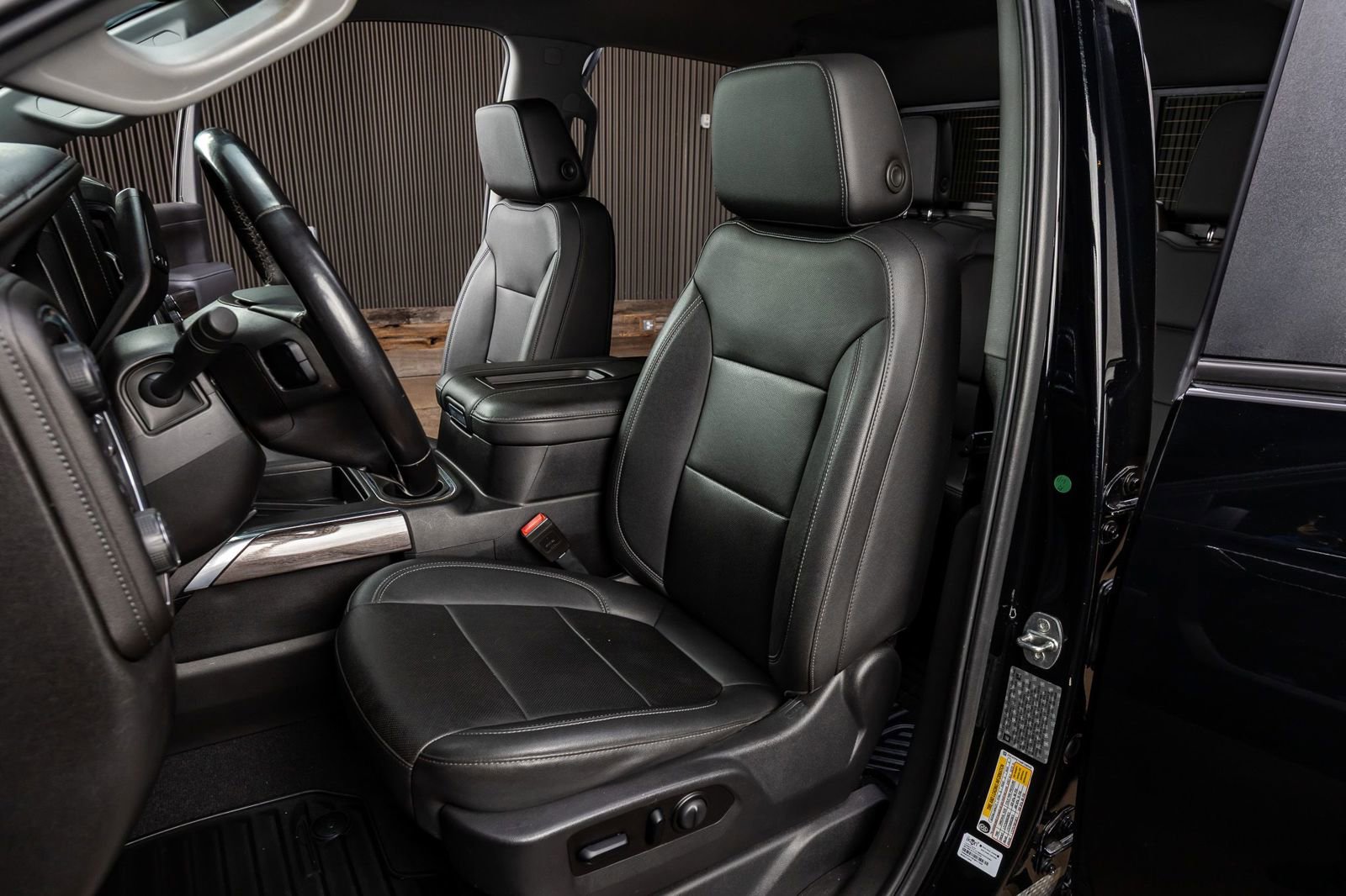 Used 2021 Chevrolet Silverado 2500 LTZ w/ LTZ Plus Package image 29