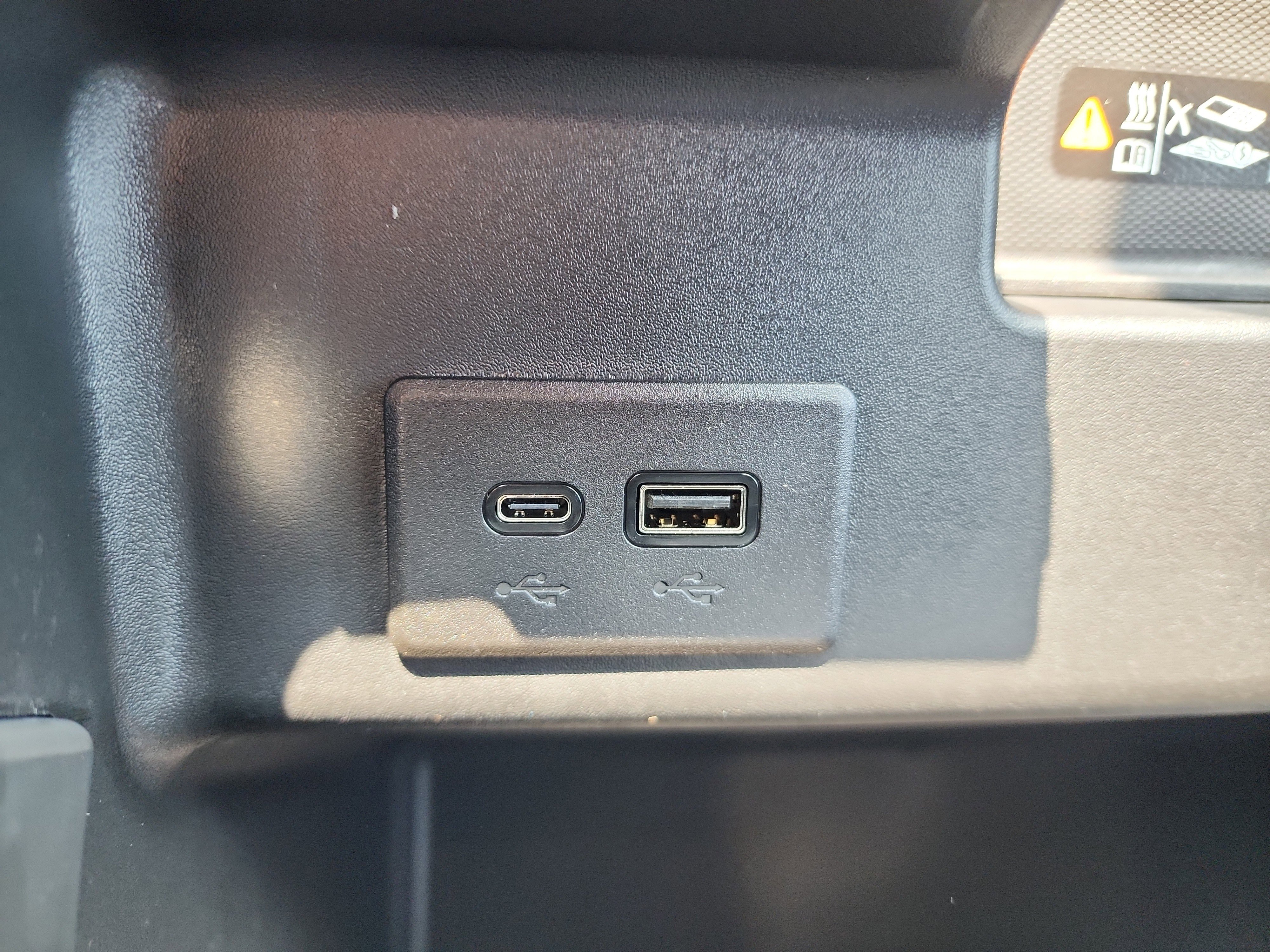 New 2026 GMC Sierra 2500 SLT w/ SLT Convenience Package image 24