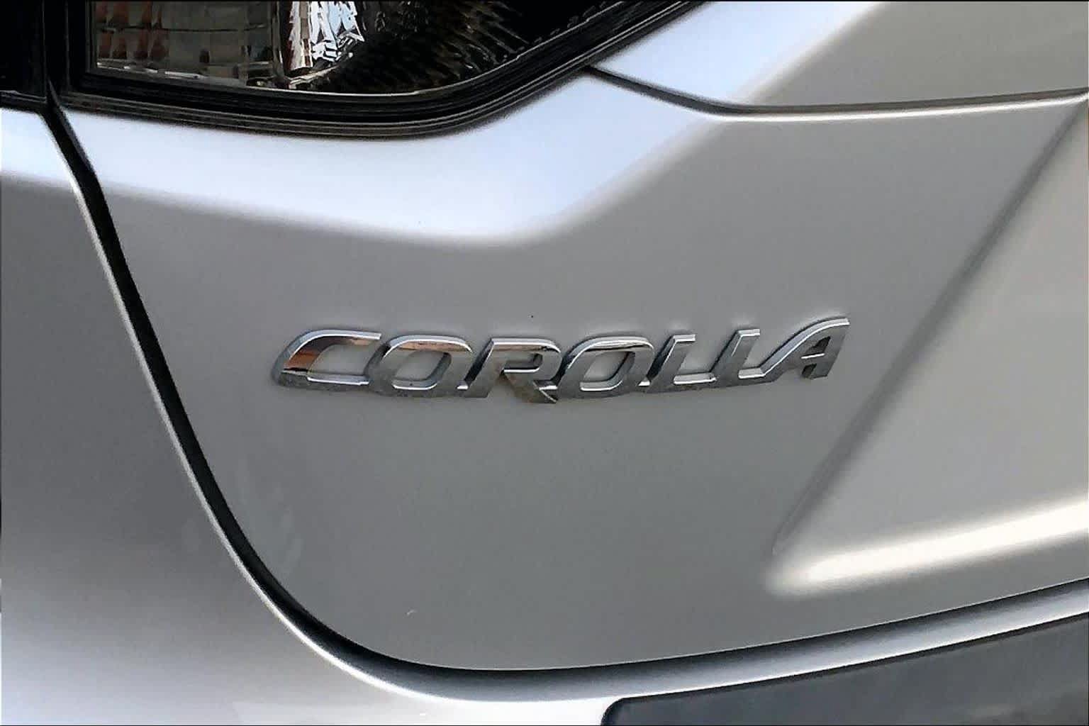 Used 2022 Toyota Corolla XSE w/ Carpet Mat Package (TMS) FWD image 30