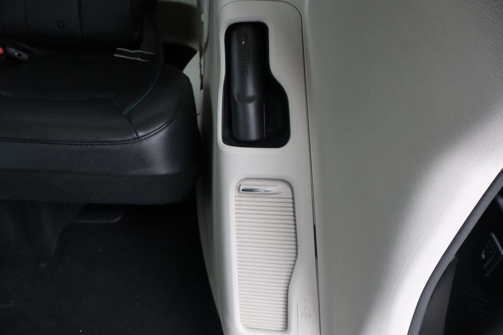 Used 2021 Chrysler Pacifica Touring-L w/ Uconnect Theater Family Group image 53