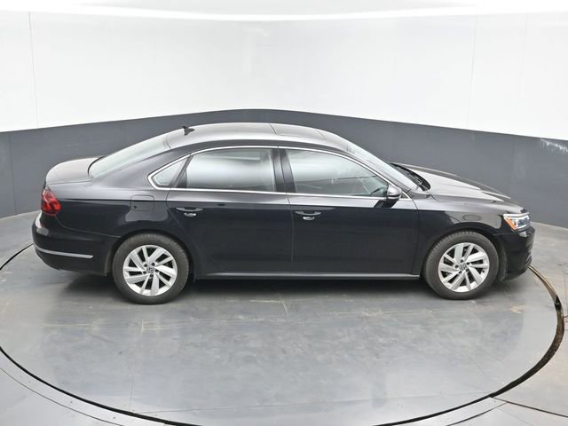 Used 2018 Volkswagen Passat 2.0T SE FWD image 26