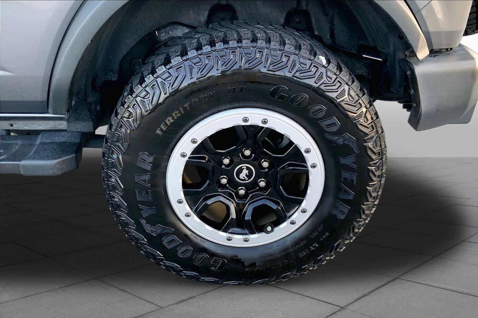 Used 2023 Ford Bronco Outer Banks w/ Sasquatch Package AWD/4WD image 10