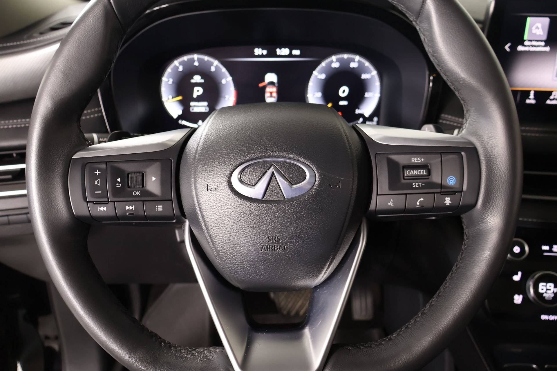 Used 2023 INFINITI QX60 Luxe AWD/4WD image 3