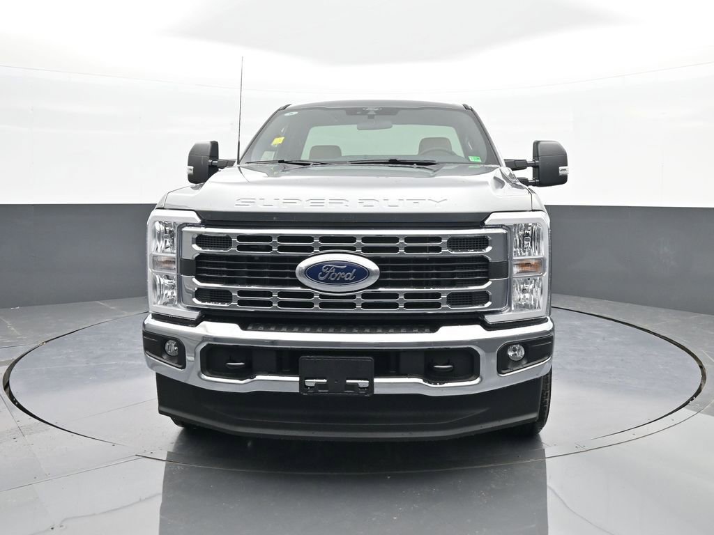 New 2025 Ford F350 XLT image 3