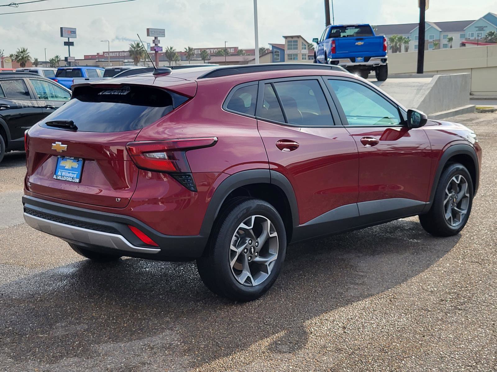 Used 2025 Chevrolet Trax LT w/ LT Convenience Package image 5