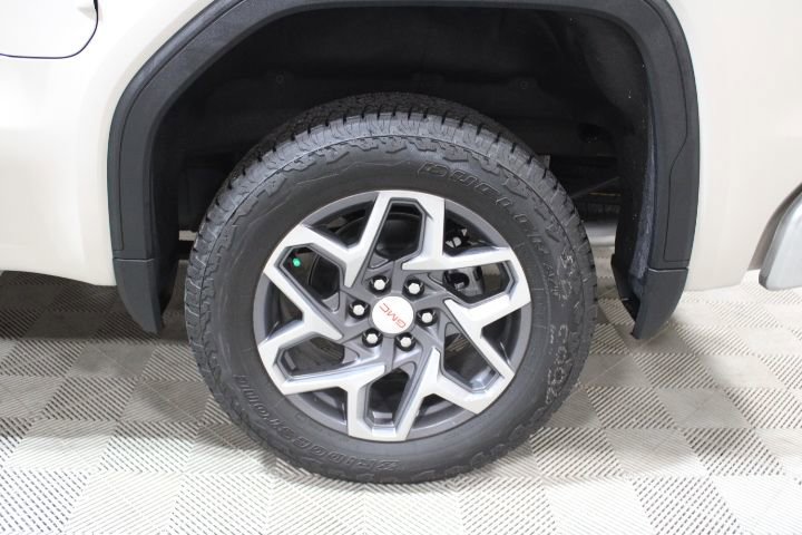 New 2026 GMC Sierra 1500 SLE w/ X31 Off-Road Package AWD/4WD image 42