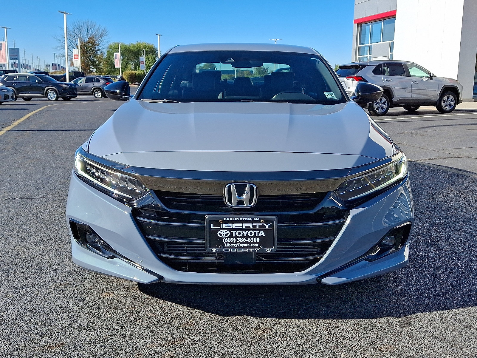 Used 2022 Honda Accord Sport image 2